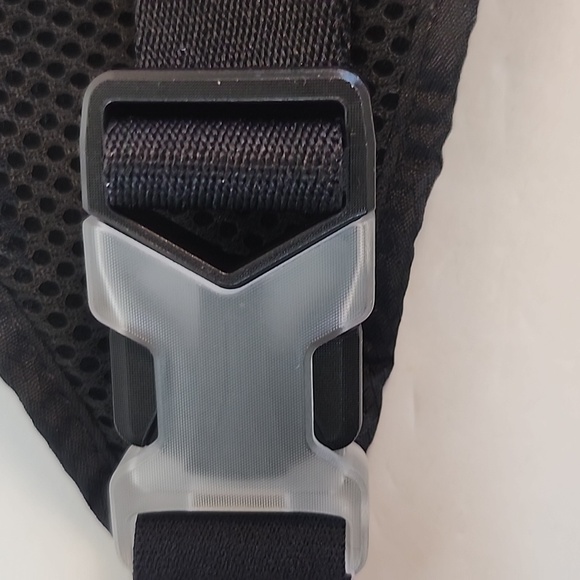 NWT- Nike waist pack- black with blue trim- unisex - Picture 8 of 9